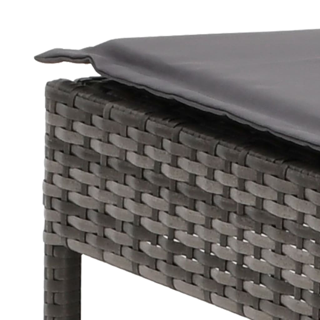 vidaXL Sonnenliegen 2 Stk. mit Tisch und Auflagen Grau Poly Rattan